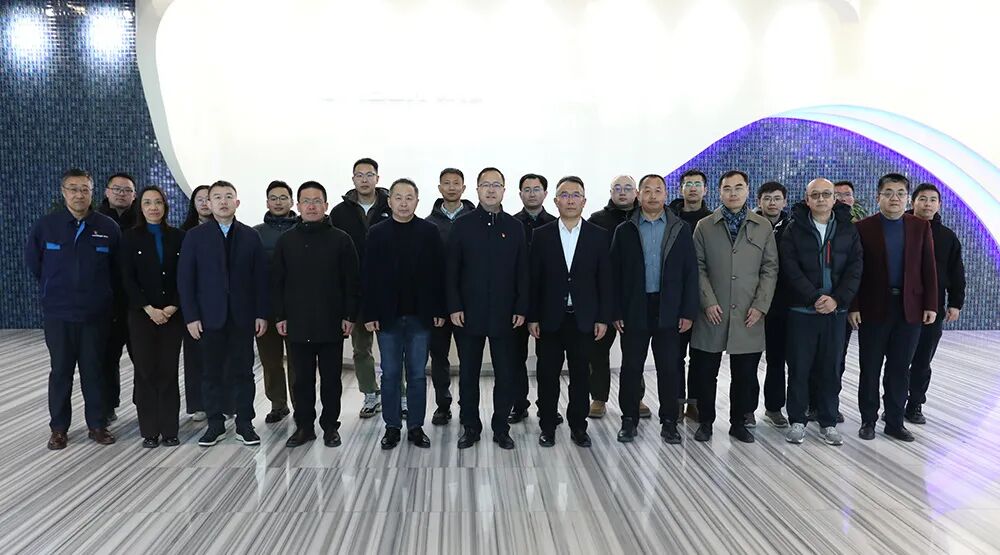 大连理工大学代表团莅临jinnianhui金年会公司参观调研